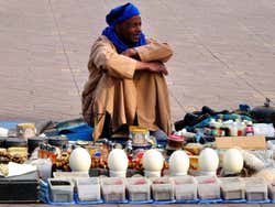 Vendeur à Jemaa el-Fna